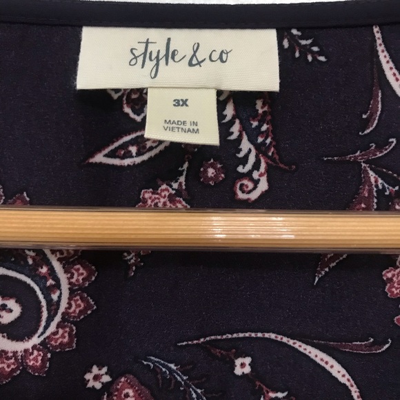 Style & Co Plus Core Fashion Paisley Grape Top - Picture 6 of 8